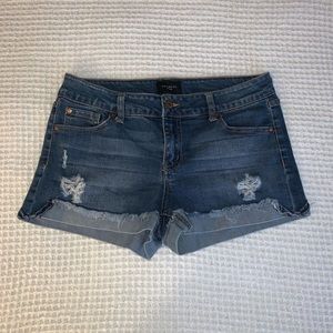 Celebrity Pink Blue Jeans Shorts Size 7/28 | 160 / 5
